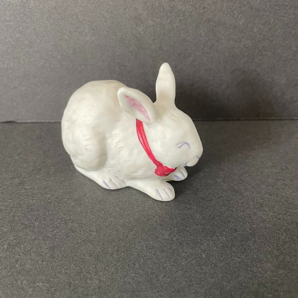 Vintage White Rabbit Figurine Signed Cathy Heck Schmid 1985 Huggabunny Bowtie